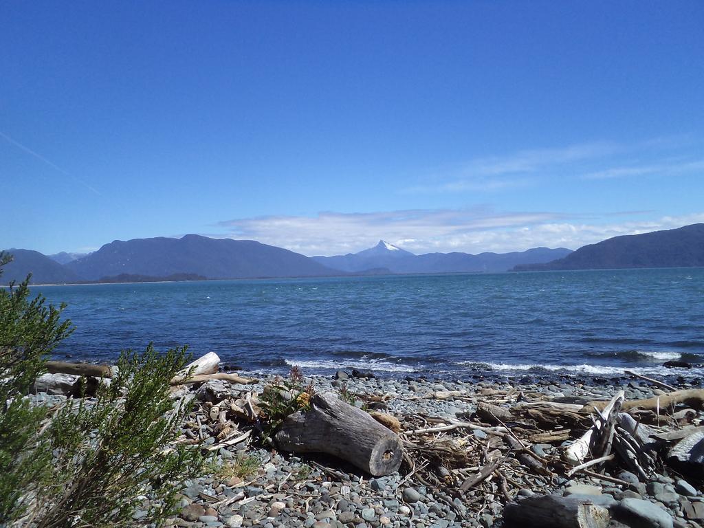 Alojamiento Junto Al Mar Chaitén Exteriör bild